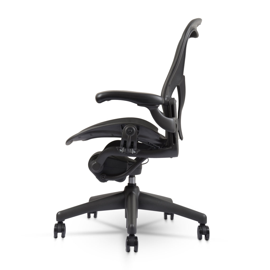  Herman Miller Aeron Chair Size B (𝙍𝙚𝙛𝙪𝙧𝙗𝙞𝙨𝙝𝙚𝙙) – Fully Loaded PostureFit Clip‑Latch Adjustable Arms and 12‑Year Warranty along with 3 Yr Mechanical Warranty